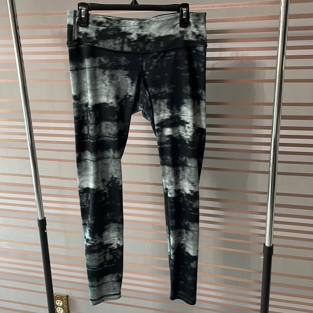 Very cute Old Navy Active size large leggings